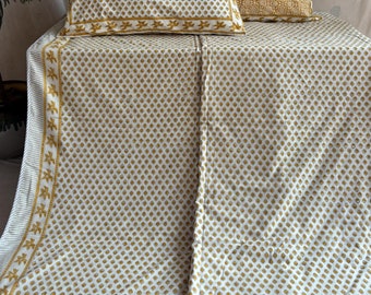 Katoenen dohar-katoen met handblokprint: gewatteerde sprei met bloemen, boho-beddengoed