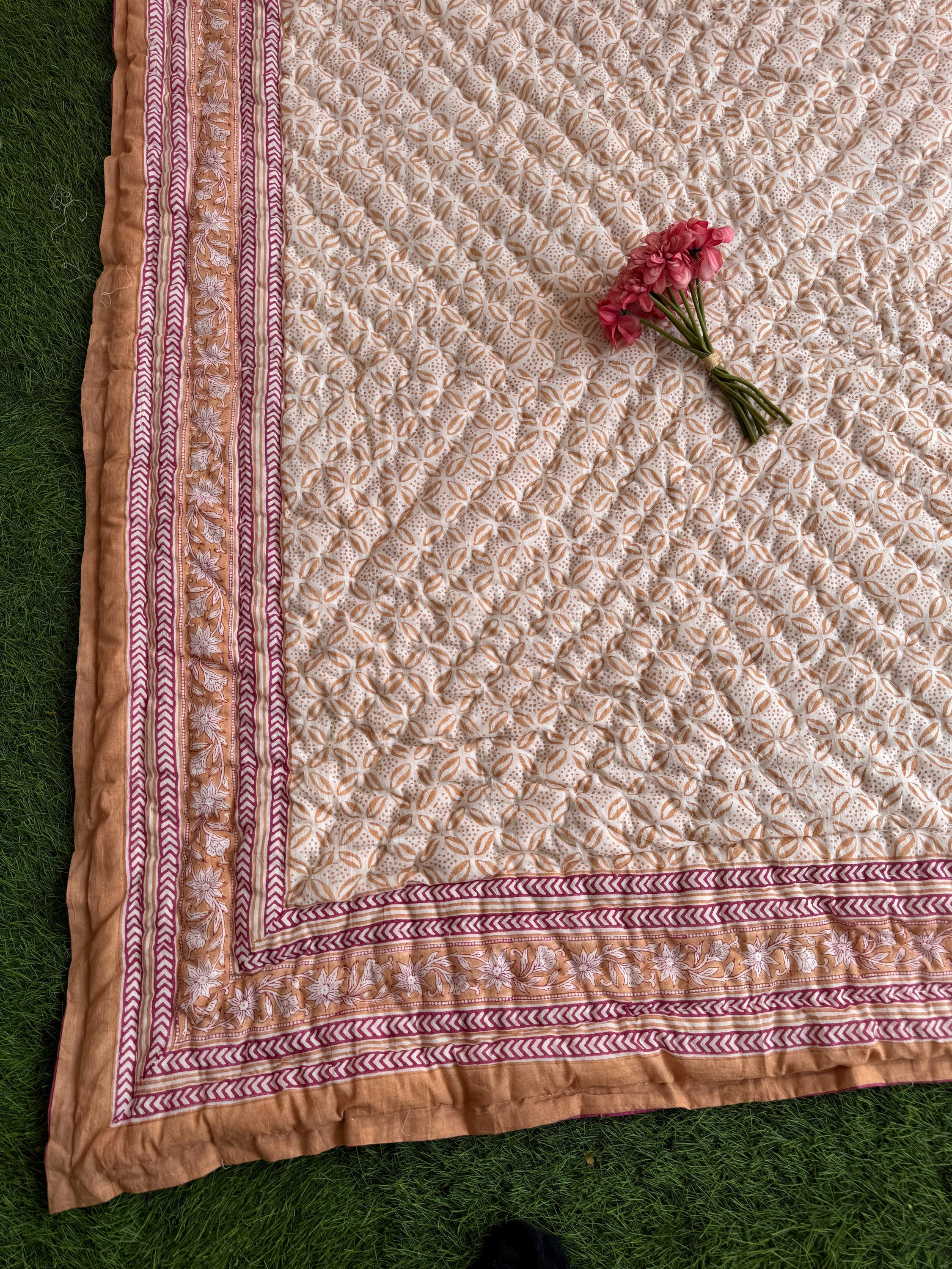 ハンドブロックプリントのベビーキルト：ボヘミアンフローラルコットン