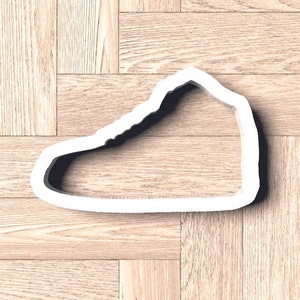 Spedizione veloce! Tagliapasta a forma di scarpa da basket - Regalo da forno