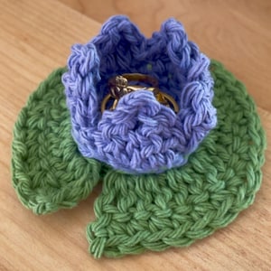 Lily Pad Ring Trinket Dish Crochet Pattern | Whimsical Spring Floral Crochet | Beginner-Friendly PDF Tutorial