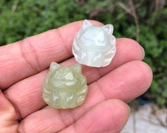 Holen Sie sich 2 Jade Neunschwänziger Fuchs Anhänger, Handgeschnitzter Fuchs Anhänger, Heilender Kristall Schmuck, Feng Shui Schutzamulett, DIY Armband-Halsketten-Bead
