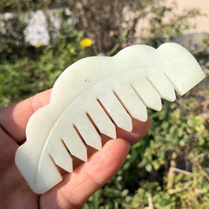 Get2 carved Green Clear Quartz mix Jade Crystal Scalp Comb Healing Crystal Natural Hair Comb Stone Gemstone Luxury Hair Brush Christmas gift