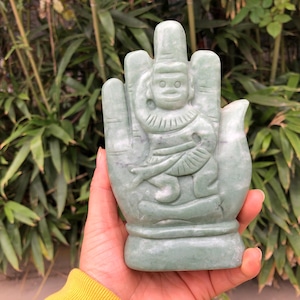 Green Jade Crystal Buddha Hand with Sun Wukong Figurine, Carved Feng Shui Statue, Monkey King in Palm, Spiritual Energy Decor for Meditation