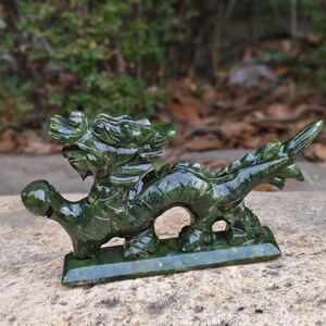 Natural Green Jade Dragon Ornament Statue, Fengshui dragon Figure, Stone Hand-Carved Eastern Dragon Figurine Crystal Year dragon Sculpture