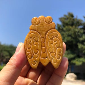 Old Green Nephrite Jade Feng shui cicada statue pendant Hand carved Masterpiece Detailed Natural Jade Animal Statue healing Decorative
