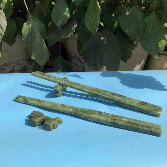 Hand Carved Two pair of  Natural Green Jade Chopsticks With two cute Turtle Fish Dragon Rest Holder Jadeite Fine Dining Nephrite Spinach G64