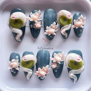 Elegant Snake Press On Nails with 3D Lotus Flowers, Asian Nail Art, Party Nails, Perfect for Nature Lovers, Artistic Nail Art Enthusiasts