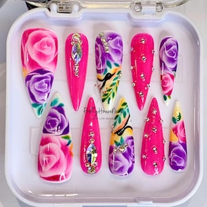 Nature Embraced Press On Nails, unhas longas estilo stiletto, designs de unhas de outono, unhas com cola floral, unhas de primavera, unhas postiças, unhas artísticas da moda.