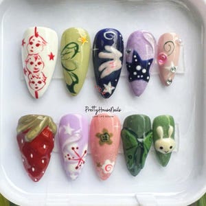 Uñas de almendras caprichosas pintadas a mano, divertido juego de uñas con fresa, Miffy, uñas de verano únicas, uñas de fiesta, uñas navideñas, regalos.