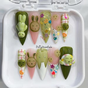 Uñas postizas con temática Kawaii Smiski, diseño de uñas con estrellas Smiski, uñas postizas Smiski únicas, uñas de dibujos animados de anime de moda, uñas encantadoras, regalo para ella