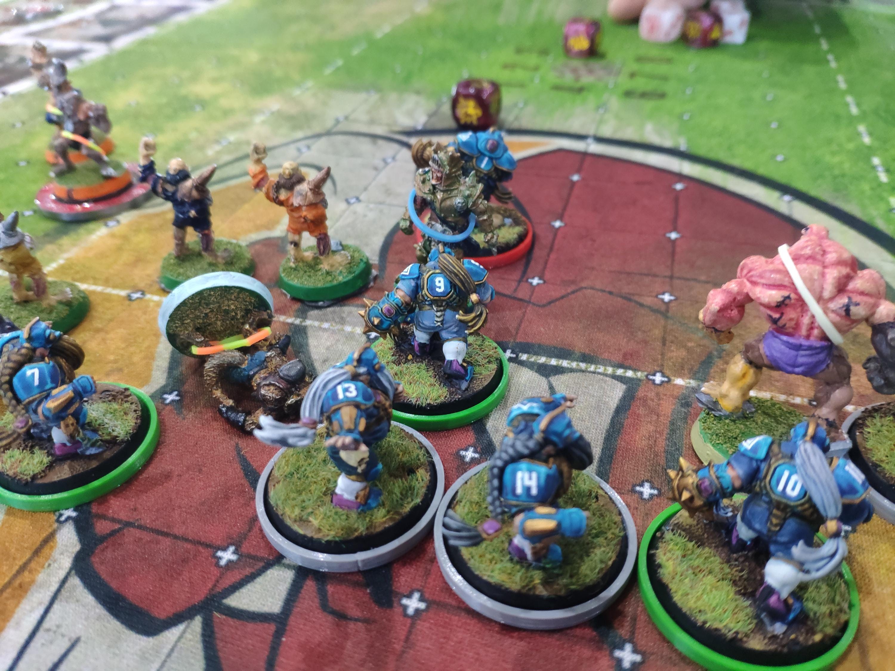 Blood Bowl: Pack of 30 Position and Skill Bases + 1 Ball Base