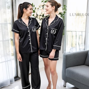 Personalized Pajamas, Bridesmaid Gifts, Womens Pajama Set, Bridal Party Gift, Bridesmaid Proposal, Matching Pajamas, Gifts for Her, Wedding
