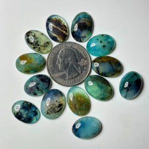 Cabochão de Opala Peruana: Pedra preciosa solta em formato misto e suave (11 x 15 mm - 11 x 16 mm)