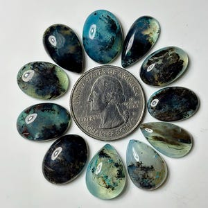 Cabochão de Opala Peruana: Pedra preciosa lisa para fabricação de joias (formato misto de 16-18 mm)