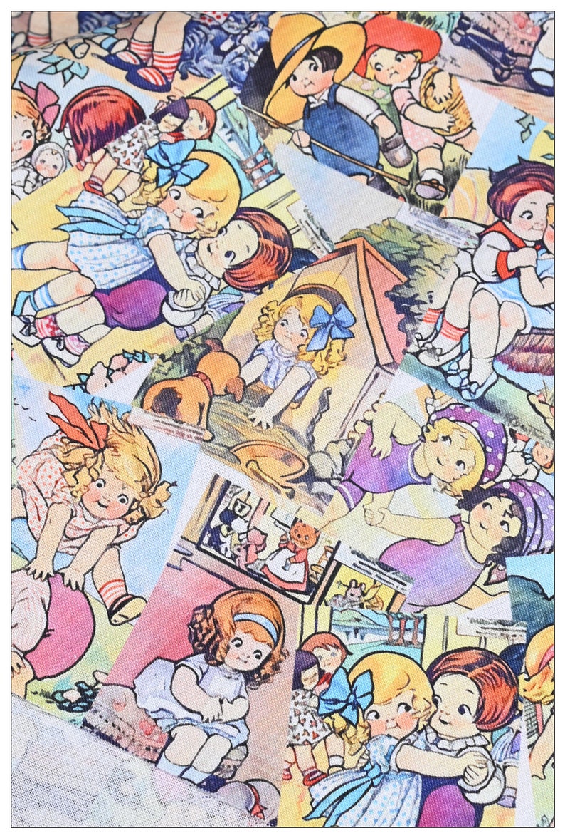 Pode incluir: Um tecido colorido com um padr&atilde;o repetitivo de crian&ccedil;as brincando. As crian&ccedil;as s&atilde;o representadas em estilo de desenho animado e usam roupas variadas. O tecido &eacute; perfeito para projetos de artesanato, como fazer colchas, almofadas ou bolsas.
