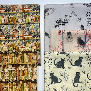 Vintage boekenplank kattenstof - Multi Cat - bibliotheekkatten bedrukt quiltkatoen, inkt en gewassen naaistof, retro kattenquiltstof