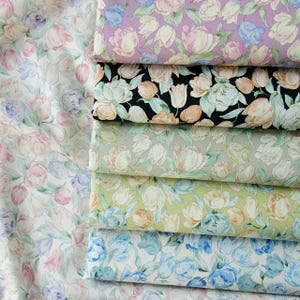 Tessuto popeline floreale, tessuto con fiori di tulipani classici, tessuto per artigianato, tessuto sottile per trapuntatura in popeline, tessuto artigianale, tessuto di cotone, fiori