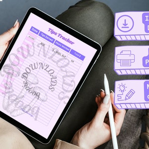 Pode incluir: Um tablet digital mostrando um rastreador de gorjetas imprimível com um gráfico de cogumelo e o texto "DOWNLOADS". O tablet está sendo segurado por uma pessoa. A imagem também inclui três caixas roxas com texto que diz "Download instantâneo", "Fácil de imprimir" e "Novo design 2022!"