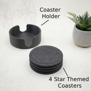 Set med 4 underlägg från rymden - Underläggshållare - Modern matt svart Wars Death Star-gåva