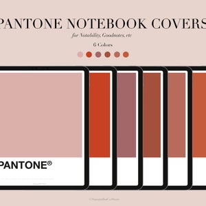Può includere: Sei copertine digitali per quaderni in varie tonalità di rosso, rosa e marrone. Le copertine presentano il logo Pantone e il testo "PANTONE®".