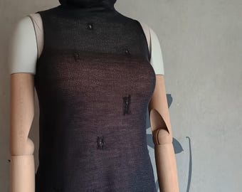 Handgebreide zwarte merino-tanktop: versleten mouwloze blouse