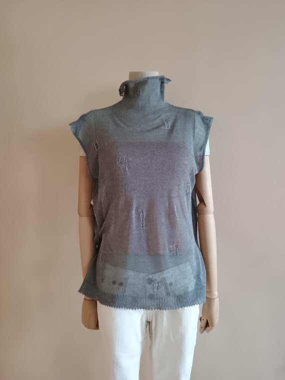 Camiseta de tirantes de algodón gris desgastada, blusa de punto