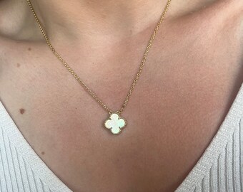 Clover Necklace Pearl - 18K Gold plated Chain.
