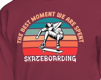 Sweat à capuche Retro Sunset Skateboarding : Vêtements de skateur unisexe