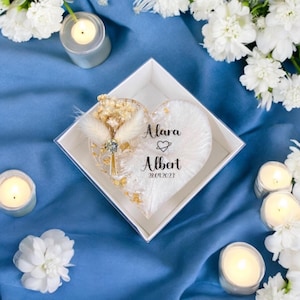ENGRAVED Wedding Magnet Favor, Favors for Guests, Bulk Wedding Party Favors, Bridal Shower Favors, Custom Design Resin, Wedding Thank You