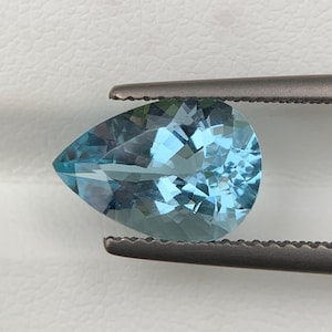 Faceted Pear Aquamarine Gemstone: 2.90 ct Brazil Sky Blue Stone