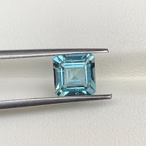 AAA Sky Blue Aquamarine Gemstone: 1.30 Carat Square Faceted Stone