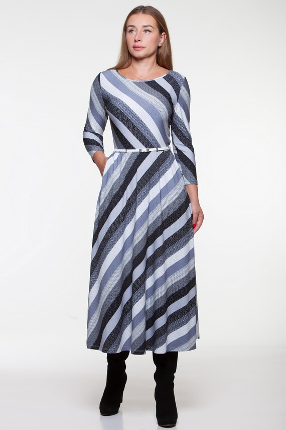 Knitted Midi Dress With Pockets
