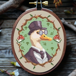 紳士グース、コテージコアクロスステッチパターンPDF、おどけたグースの刺繍デザイン、きのこのクロスステッチ、森の動物の刺繍