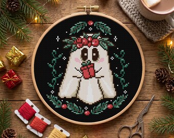 Griezelig kerstspookje kruissteek voor liefhebbers van een spookachtige kerst, ontwerp met hulstkrans, gezellig kerstborduurwerk PDF
