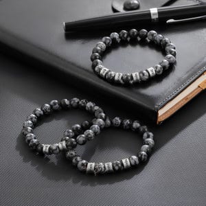 Herenarmband: aangepaste herenarmband met naam, gepersonaliseerde papakralenarmband, gegraveerd met 1-4 namen, onyx, tijgeroog
