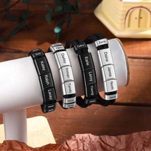 Pulsera grabada para hombre: regalo para papá, novio, marido, sol - pulseras con nombre grabado para chicos, pulseras personalizadas plateadas/negras