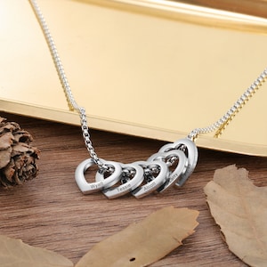 Collar personalizado para mamá: dijes de corazón grabados a medida, regalo para madres, abuelas y esposas. 2, 3, 4, 5, 6, 7 nombres. Regalo único para el Día de la Madre.