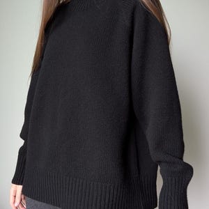 Merino & Kaschmir Rollkragenpullover | Klassischer Herbst Winter Strickpullover aus Wolle Schlichter weicher warmer Rollkragen | Minimalistische Basic Loose Fit Bild 6