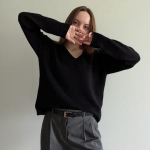 Jersey ligero de merino y cachemir / Jersey de cuello en V suave y delicado / Jersey clásico de punto informal / Prenda básica minimalista de lana natural imagen 6