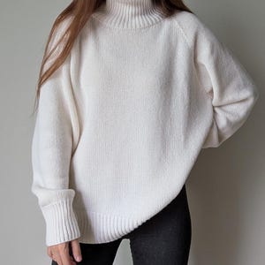 Merino & Kaschmir Rollkragenpullover | Klassischer Herbst Winter Strickpullover aus Wolle Schlichter weicher warmer Rollkragen | Minimalistische Basic Loose Fit Bild 12