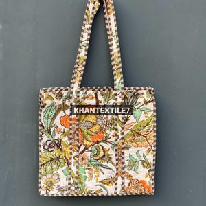 Schmetterlings-Blumendruck-Baumwolltasche Handgefertigte Baumwollblockdruck-Einkaufstasche Große gesteppte Einkaufstasche, Blumenmarkt Gelegentlich Geschenktasche