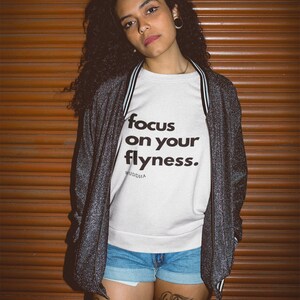 Focus on your Flyness - Buddha - Herren T-Shirt, Unisex T-Shirt, Grafik-T-Shirt, Buddha-Shirt, buddhistisches T-Shirt, Größen xs-xxl, Unisex Color Blast T-Shirt