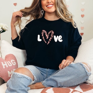 Love Sweatshirt, Leopard Heart Sweatshirt, Valentines Day Sweatshirt, Valentines Day Shirt, Cute Valentines Day Shirt, Valentines Gift