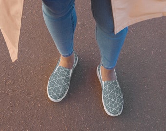 Women’s slip-on canvas shoes