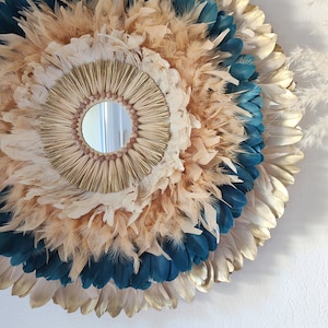 Jujuhat &quot;CORA&quot; beige and duck blue feathers + raffia + sun stone