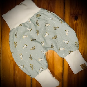 Growing muslin bloomers for babies