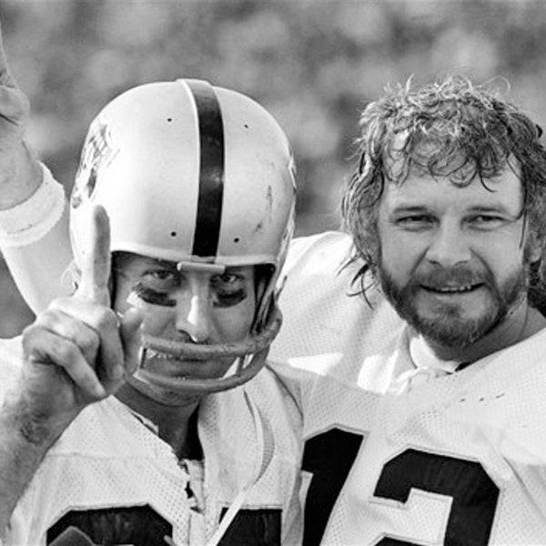 The Oakland Raiders Fred Biletnikoff  and Ken Stabler Together 8x10 Photo Picture