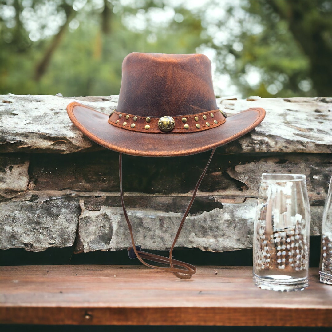 Crazy Reddish Black Horse Antique Australian Western Style Leather
