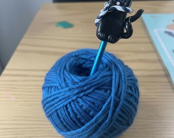 Handmade Black Cat Crochet Hook | Polymer Clay, 5.0mm