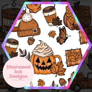 Könnte beinhalten: Nahtloses digitales Design mit herbstlichen Illustrationen. Enthält eine kürbisförmige Tasse mit Schlagsahne, Kaffeetassen, eine Mütze mit einem Blatt, Eicheln und einen Schmetterling. Das Design hat einen weißen Hintergrund mit dem Wort "SEAMLESS" links.